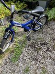 två barncyklar 