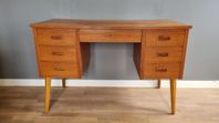 Retro skrivbord i teak