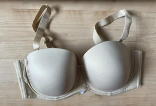 BH  push-up beige  storlek 90E