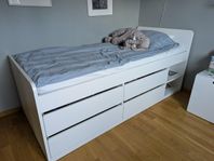 SLÄKT säng med förvaring (IKEA)