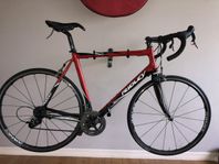 Racer Ridley Excalibur med SRAM red och durarace hjul