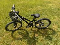 Trek 20 tum 6 växlar med liten cykelkorg 