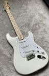 Squier Sonic Stratocaster MN Arctic White – Nyskick!