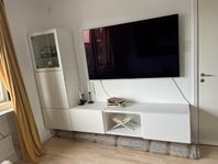 Väggfäst TV bänk / TV möbel /BESTÅ vitrinskåp och TVb