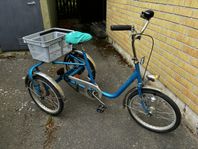 Monark 3-hjulig cykel. Fungerar fint.