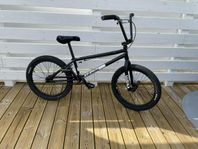 Tall Order Ramp Large BMX – Svart/Vit