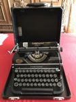 Reseskrivmaskin. Underwood Champion. Mycket bra skick
