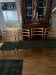 fyra teak stolar