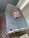 söt barnsoffa 