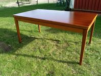 Soffbord som blir matbord 50-60 tal i teak.