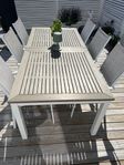 Stort matbord utomhus