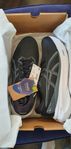 Helt nya oanvända Asics Kayano 30 extra wide i storlek 45