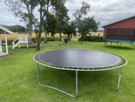 4 meters studsmatta bortskänkes
