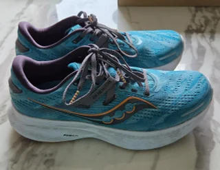 Använda 3 promenader Saucony Guide 16. Storlek 40,5. Herrsk