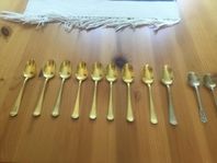 Gamla Skedar i nysilver 9 + 3 st