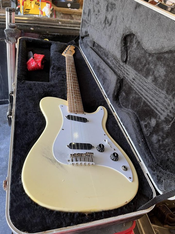 Fender Bullet 1981-83, gitarr