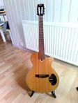 Cort nylon gitarr med Fishman Pickup