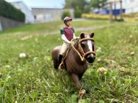 Schleich hästar + ryttare samt utrustning!