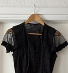 Fashion Union svart blus, st. 38