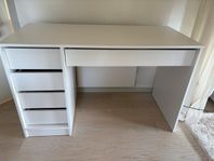 Skrivbord