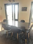 Svart Matbord