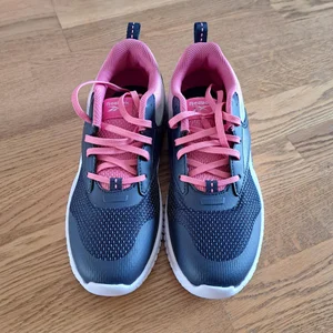 Nya gympaskor, Reebok, storlek 37
