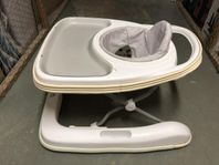Gåstol inkl leksaker med sugproppar till stolen