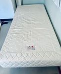 Säng 90x200 - Ekens Deluxe - Medelmjuk
