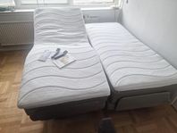 Jensens ställbar Kontinentalsäng i mycket fint skick