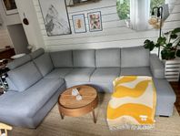 SOFFA med puff som kan bli ”dubbelsäng”