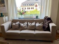 Beige soffa