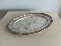 Silverfärgat fat
