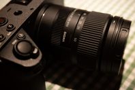SIGMA 18-50mm f/2.8 DC DN (Sony E) Som ny