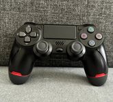 En ps4 kontroll från 4 games wireless den har ingen kabel i