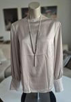 Vacker blus * stl S-M * slutsåld * oanvänd