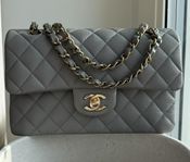 CHANEL Classic Double Flap bag SMALL