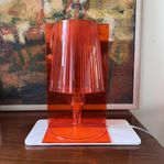 Kartell bordslampa i nyskick