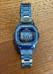 Casio G-shock DW-5600E med stålarmband
