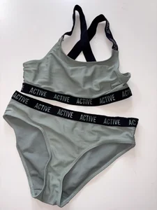 Grön bikini!
