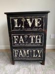 Mindre byrå shabby chic
