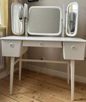 Äldre sminkbord