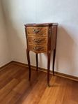 Nattygsbord i mahogny