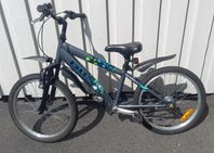 Pojkcykel DBS 20 tums däck, riktigt fin och fräck.