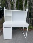 skrivbord Ikea bortskänkes idag!