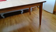 Matsalsbord i teak.   Gratis