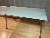 Ikea Galant, skrivbord med glasskiva