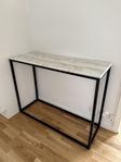 Sideboard marmor och stål