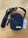 Crossbody/kameraväska i nylon från Calvin Klein