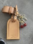 Louis Vuitton väska dekoration tag