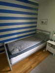 90x200 säng med plats för förvaring under 